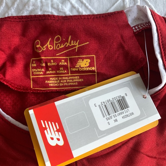 BNWT Liverpool FC 19-20 Champions Kit - Picture 3 of 6